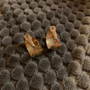 Vintage Trifari Gold Toned Hoop Earrings