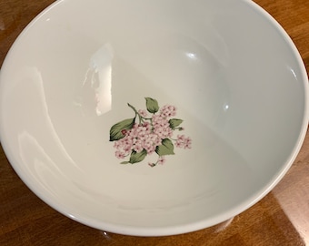 Cuenco floral de Martha Stewart: cuenco de cerámica vintage de tamaño mediano, color blanco, con flores moradas, ¡en excelentes condiciones!