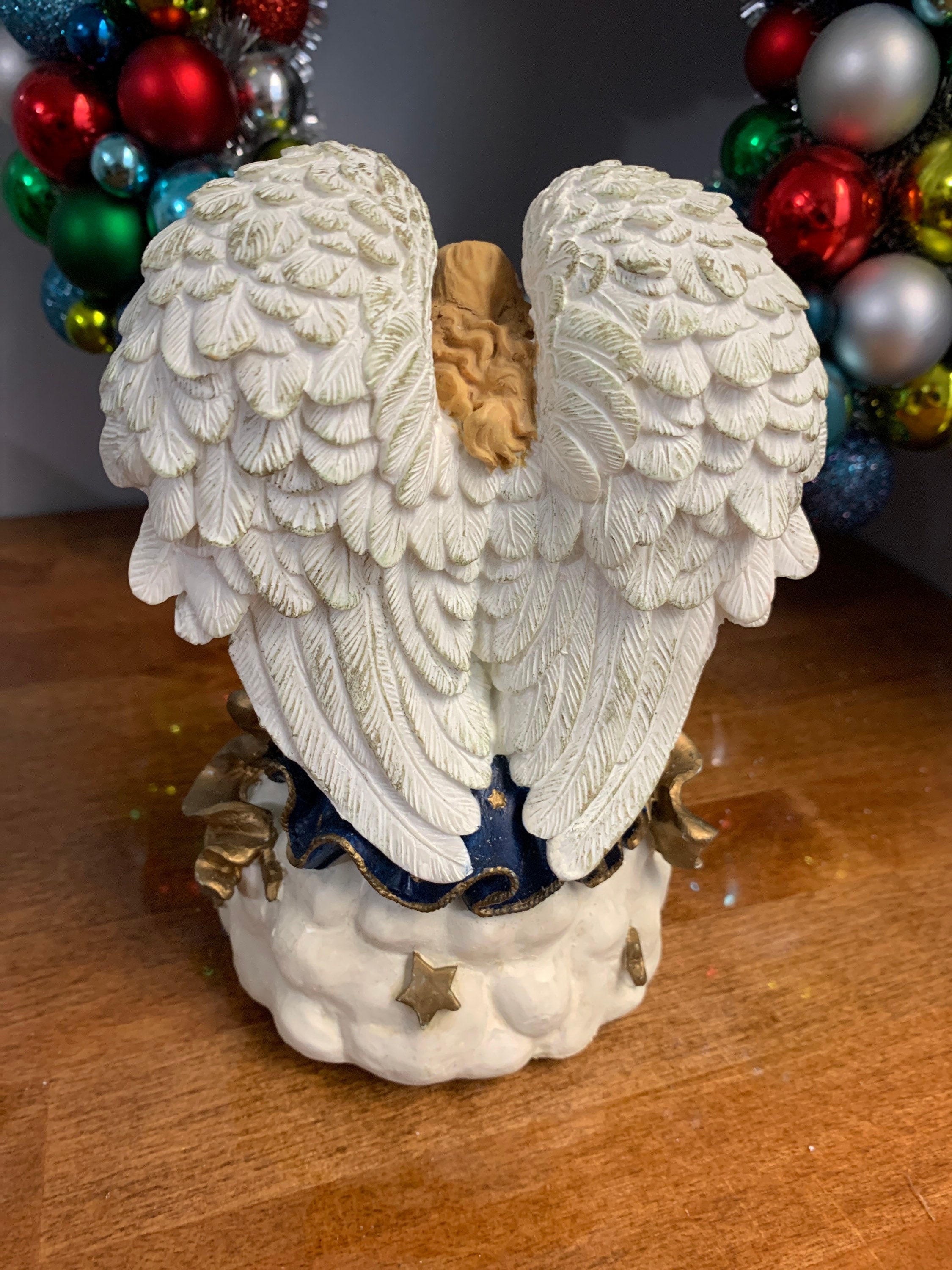 House of Lloyd Christmas Around the World Angels Lullaby Figurine