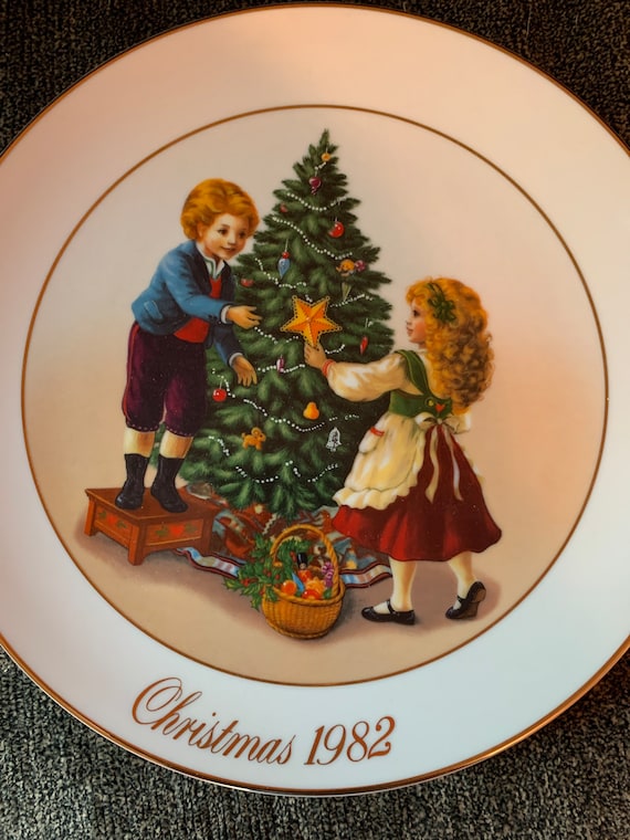 Avon Christmas 1982 Plate Ceramic Vintage Plate Christmas Memories