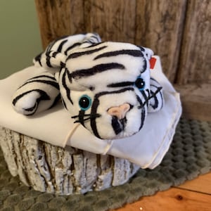 Vintage TY Original Brand Beanies Collection White Tiger “Blizzard” with NO tag! In Excellent condition!!!