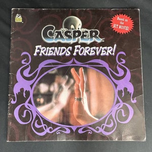 以下が含まれることがあります： パープルとブラックの表紙に「キャスパー・フレンズ・フォーエバー！」というタイトルと、フレンドリーな幽霊キャスパーの画像が描かれた本。この本はヒット映画に基づいています。