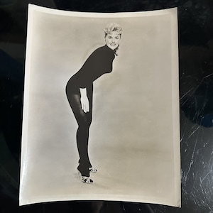 Vintage Connie Stevens Pin Up Fotografia Foto promozionale del film in bianco e nero degli anni &#39;60
