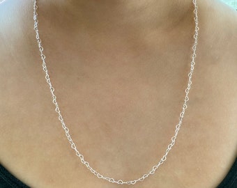 Colar delicado em prata de lei com corrente em formato de coração - 60 cm (24 polegadas) ajustável, estilo boho.