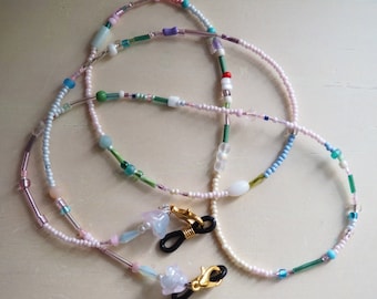 Pastel Beaded Flower Glasses Chain