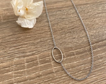 Collier asymétrique en acier inoxydable argenté avec chaine et breloque ovale / Idée cadeau femme