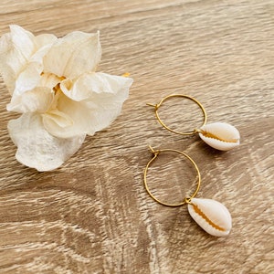 Gold-plated stainless steel and shell hoop earrings / Gift idea for women