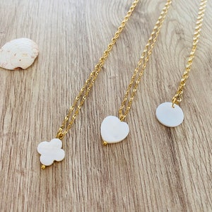 Gold-plated stainless steel necklace with twisted link chain and pearly shell pendant (clover, heart, round) / Gift idea for women