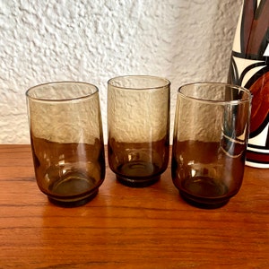 スモークガラス ミッドセンチュリー ジュースグラス 3 個セット | ヴィンテージ グラスウェア | Dominion Glass