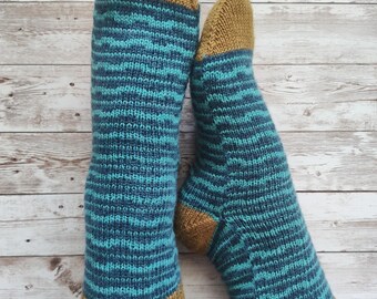 Wavy Stripes Socks - PDF Knitting Pattern