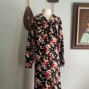 1970s Floral Dress with Butterfly Collar, Plus Size