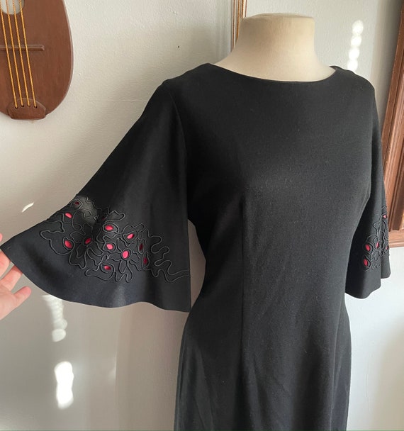 1960s Elegant Miss Black Dress with Soutache Bell Sleeves and Fuchsia Lining