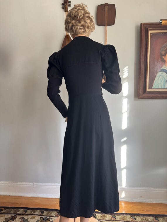 1930s Black Keyhole Dress - image 6