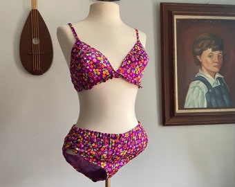 Bikini années 60/70 à fleurs et papillons