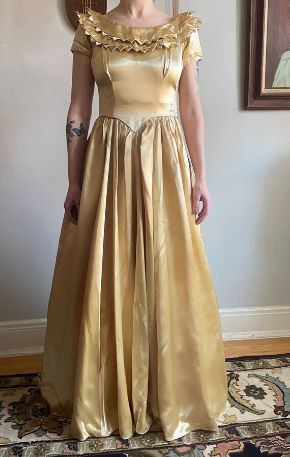 Vintage Basque Waist Silver Shimmer Crystal Strapless Gown