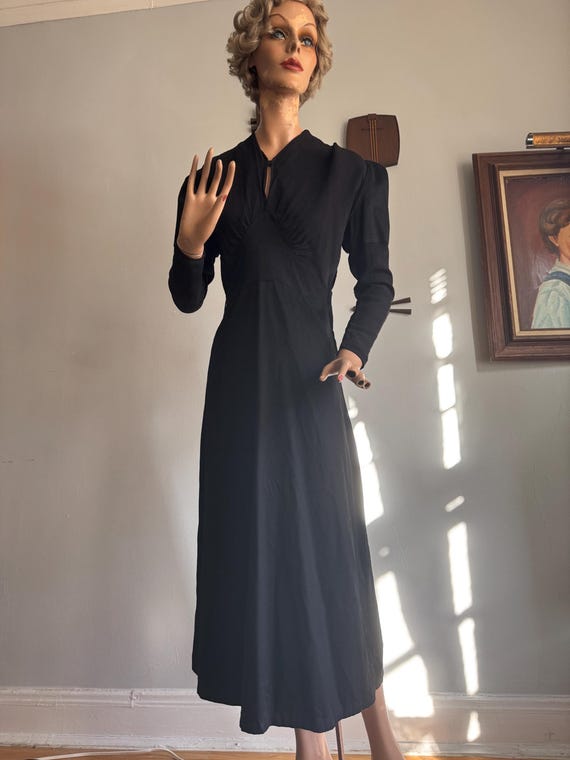 1930s Black Keyhole Dress - image 2