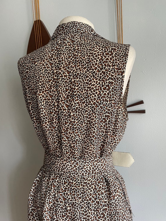 1990s Leopard Print Shirtwaist Dress with Matchin… - image 6