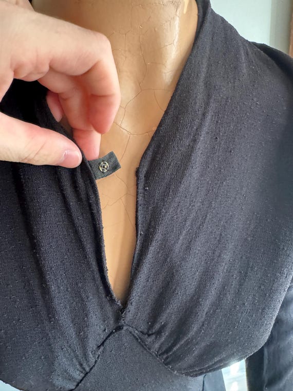 1930s Black Keyhole Dress - image 8