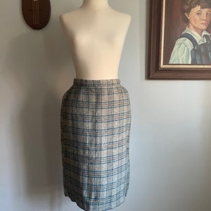 1960s Wool Plaid Suit with Leather Detailing image 10