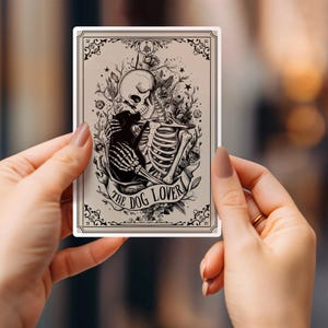 Hondenliefhebber tarotkaart sticker, tarotliefhebber cadeau, Witchy hond moeder cadeau, skelet en hond, skelet hond moeder sticker, mystieke hond moeder cadeau