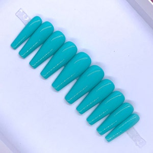 AQUA | Ongles pressés vert aqua