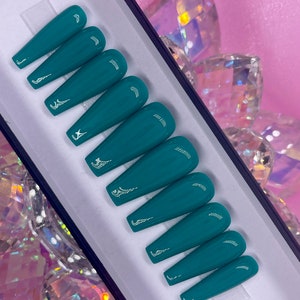 FOREST | Green Press On Nails