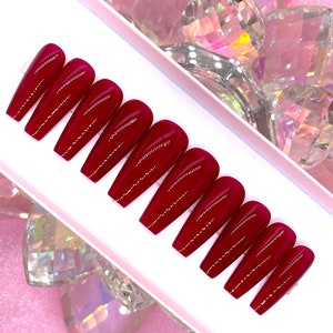 ROBIJN | Dieprode nagels | Donkerrode nagels | Winterrode nagels | Valentijnsnagels | Druk op de nagels