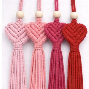 Pingente de coração em macramê, difusor de óleos essenciais, enfeite de carro boho feito à mão, ornamento com borla, presente romântico combinando