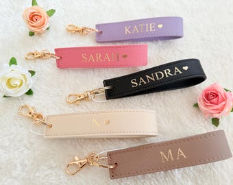 Personalisierter Armband-Schlüsselanhänger, Monogramm Schlüsselanhänger, Initialen Geschenk, personalisiertes Geschenk, Schleife Auto Schlüsselanhänger, Saffianleder-Imitat