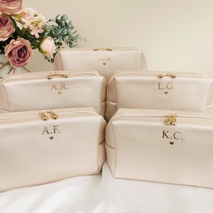 Personalised cosmetic bag with small monogram | custom makeup bag | personalized gift for her | personalised gift for bridesmaid | organizer
