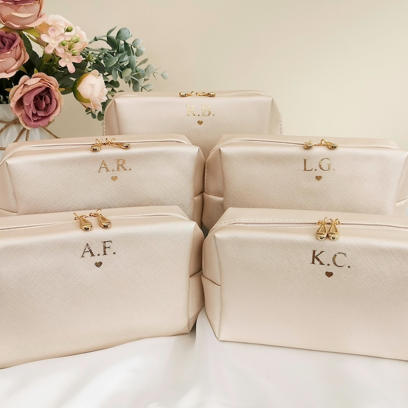 Personalisiere Make-up-Tasche Mit Initial – Geschenkidee Für Frauen, Brautjungfern, Geburtstag & Mehr
