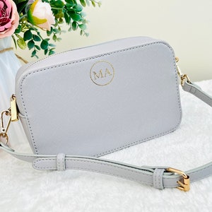Personalisierte Vegan Leder Cross Body Bag, abnehmbare Riemen, Geburtstagsgeschenk für sie, Frau Geschenk, Monogramm Kunstleder Crossbody Bag Geschenk
