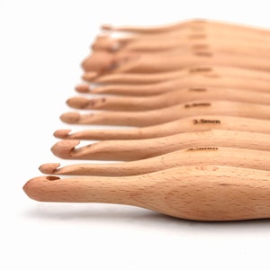 Wooden crochet hooks set of - 13 - 3.5 mm to /12 mm, for Knitting and Crocheting Needles Yarn crochet hooks Knitting and crocheting