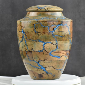 Handgefertigte Holzurne: Blaue Epoxy Fraktal Kunst, Erwachsene/Haustier Asche