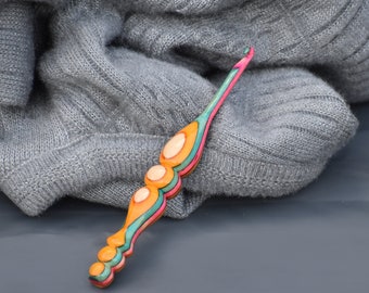 Ganchos de crochet multicolores hechos a mano de madera, gancho de tejer con mango ergonómico, agujas de punto con mango suave de 3 mm a 16 mm, 4 tipos de colores utilizados en el gancho