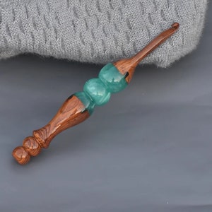 Epoxy Resin Rosewood Crochet Hook: Handmade Knitting Needle (3.5mm-12mm)