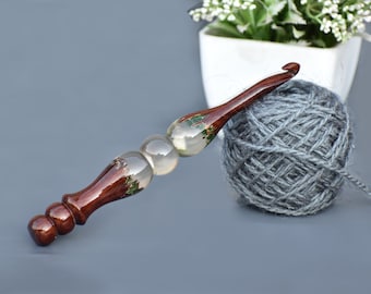 Handmade Clear Epoxy Resin crochet hooks Wooden epoxy mix Ergonomic crochet needle 3mm to 16mm Different Size Soft handle Knitting needle