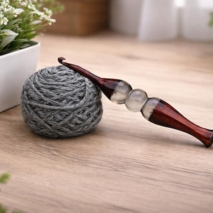 Handgjord virknål i rosenträ med hartsinlägg (3 mm-12 mm)