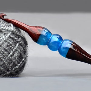 Resin Rosewood mix Crochet hook and Resin Yarn bowl for Knitting and Crocheting 3mm to 12mm soft handle Needle and Best color Combination