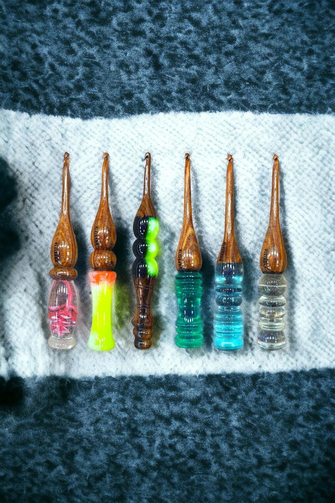Rosewood & Epoxy Crochet Hooks – Ergonomic Handmade Hooks – Wooden Crochet Tool Set – Gift for Yarn Lovers – Multiple Sizes and Designs