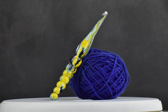 23 PCS Crochet Hooks, Ergonomic Handle Crochet Hooks Set for Arthritic  Hands, Comfortable Smooth Crochet Needles Extra Long Knitting Needles with  Stitch Markers. 