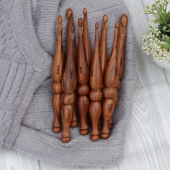 Wooden Crochet Hooks Set for Knitting and Crocheting Rosewood 7 Inches  Ergonomic Crochet Hooks Set 