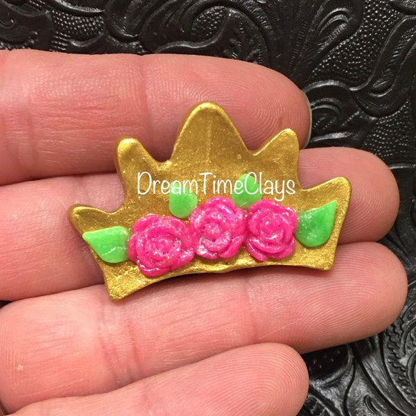 Golden Tiara Clay Bow Center Embellishment