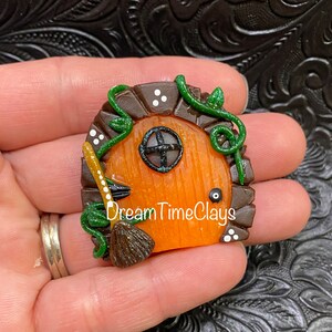 Spooky Door Clay Bow Center Embellishment