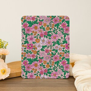 Retro Flowers Floral iPad Case, iPad Air 2025 Case iPad 10 10.9&quot; 2022 iPad Pro 13&quot; 12.9&#39;&#39; 11&quot; 10.9&quot; 10.2&quot; 9.7 inch iPad mini 6 iPad A16 Case