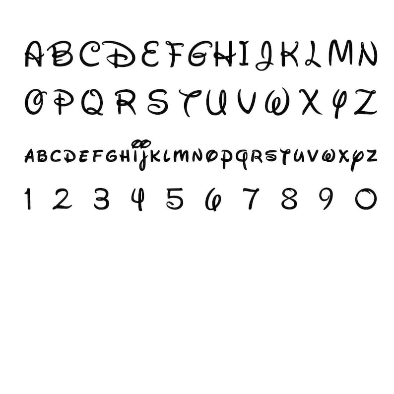 以下が含まれることがあります： AからZまでの大文字、aからzまでの小文字、0から9までの数字を表示する黒いデジタルフォントのディスプレイ。文字は、丸みを帯びたループと曲線を持つ、筆記体風の様式化された書体で表現されています。