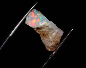 Naturalny etiopski opal surowy luźny kamień szlachetny, wisiorek z ognistego opalu Welo, surowy rozmiar 10 x 19 mm, waga surowego opalu 7,20 Crt, prezent dla niej/ HR-21