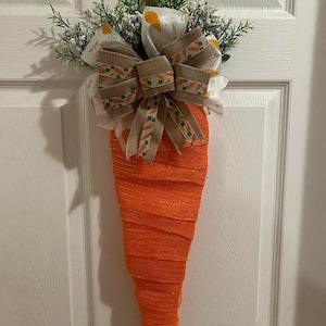Carrot Wreath, Carrot Door Hanger, Easter Carrot Wreath, Easter Door Hanger, Easter Outdoor Decor , Orange Carrot wreath swag
