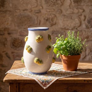 Vaso per limoni in ceramica Caltagirone, realizzato a mano, oggetto decorativo italiano in ceramica, alto 25 cm.