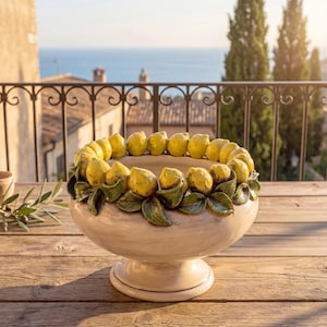 Soporte de cerámica siciliana hecho a mano con limones Ø 23 cm, acabado nacarado, decoración de cerámica de Caltagirone